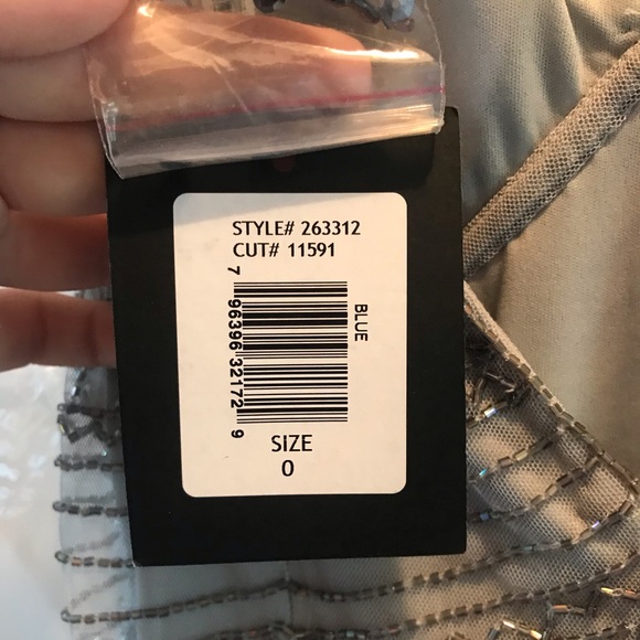 Size 0 Prom Dress - Picture 4 of 4